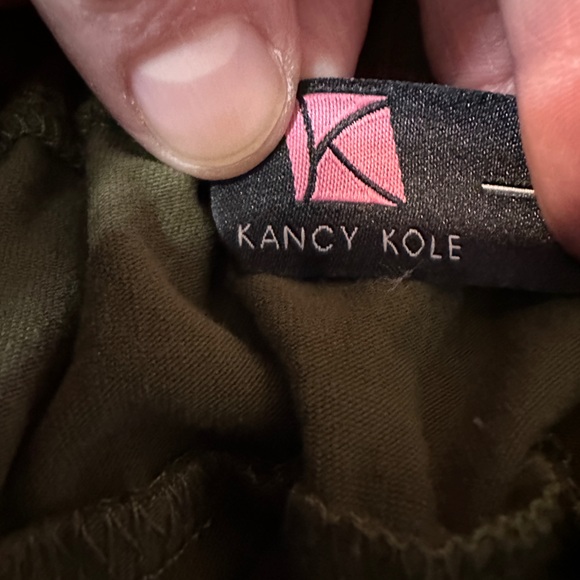 Khaki green midi skirt — with pockets! Perfect for camp, weekend, casual work. - Picture 4 of 6